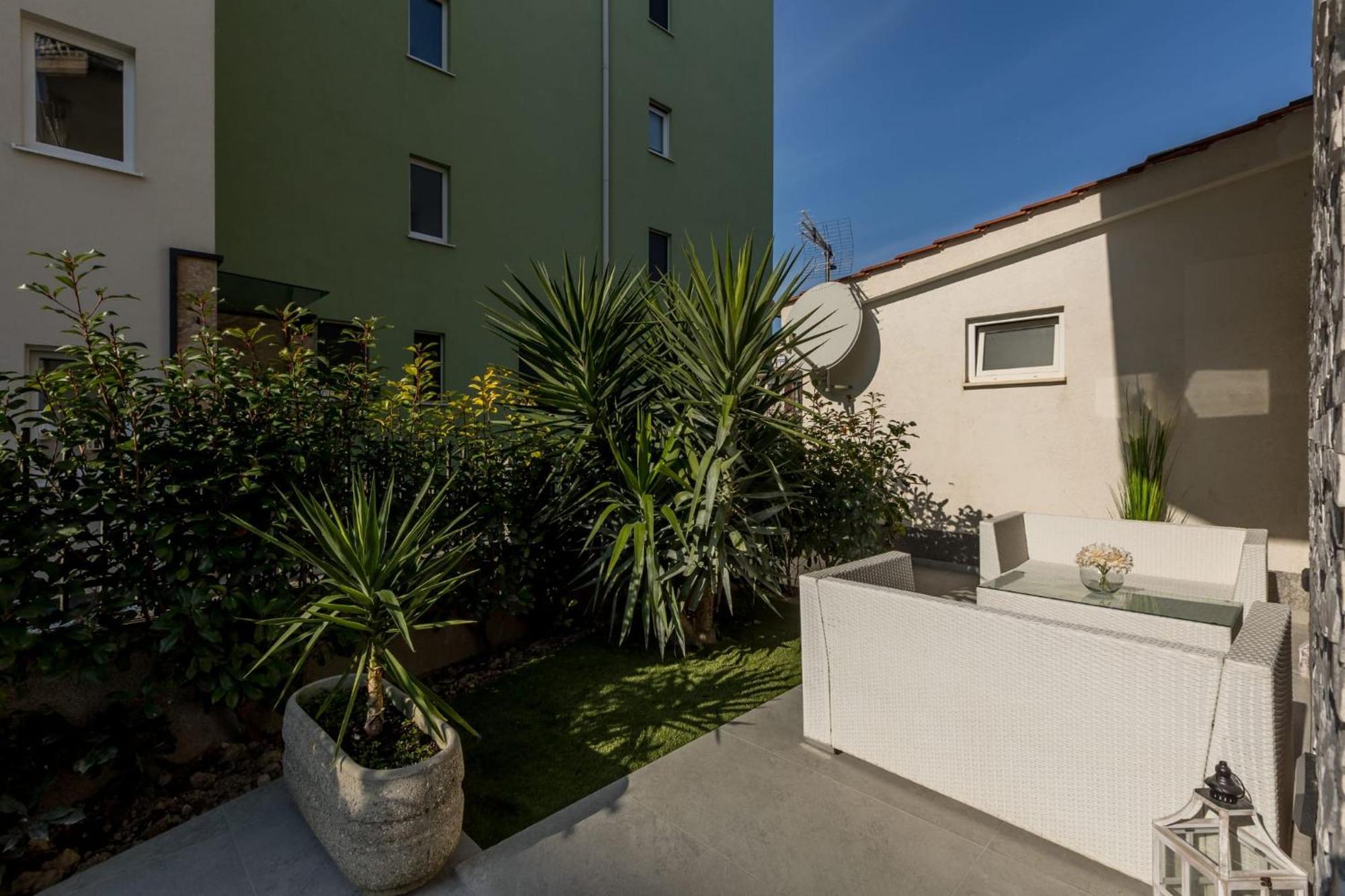 Holiday Apartments Stobrec 2 Split Bagian luar foto